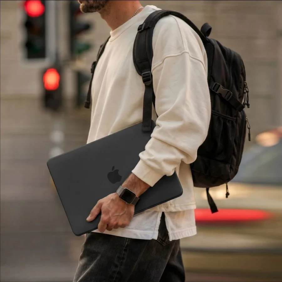 Etui Tech-Protect Softshell na MacBook Neo 13" 2026 - czarne matowe