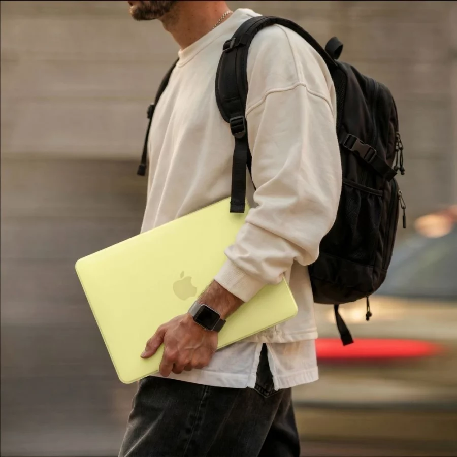 Etui Tech-Protect Softshell na MacBook Neo 13 2026 - żółte matowe