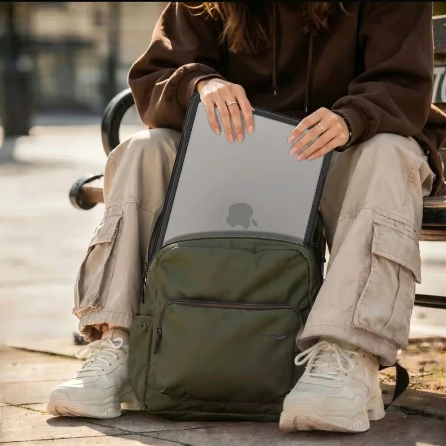 Etui Tech-Protect Velar na MacBook Air 13" 2023 / 2024 / 2025 / 2026 - przezroczysto-czarne