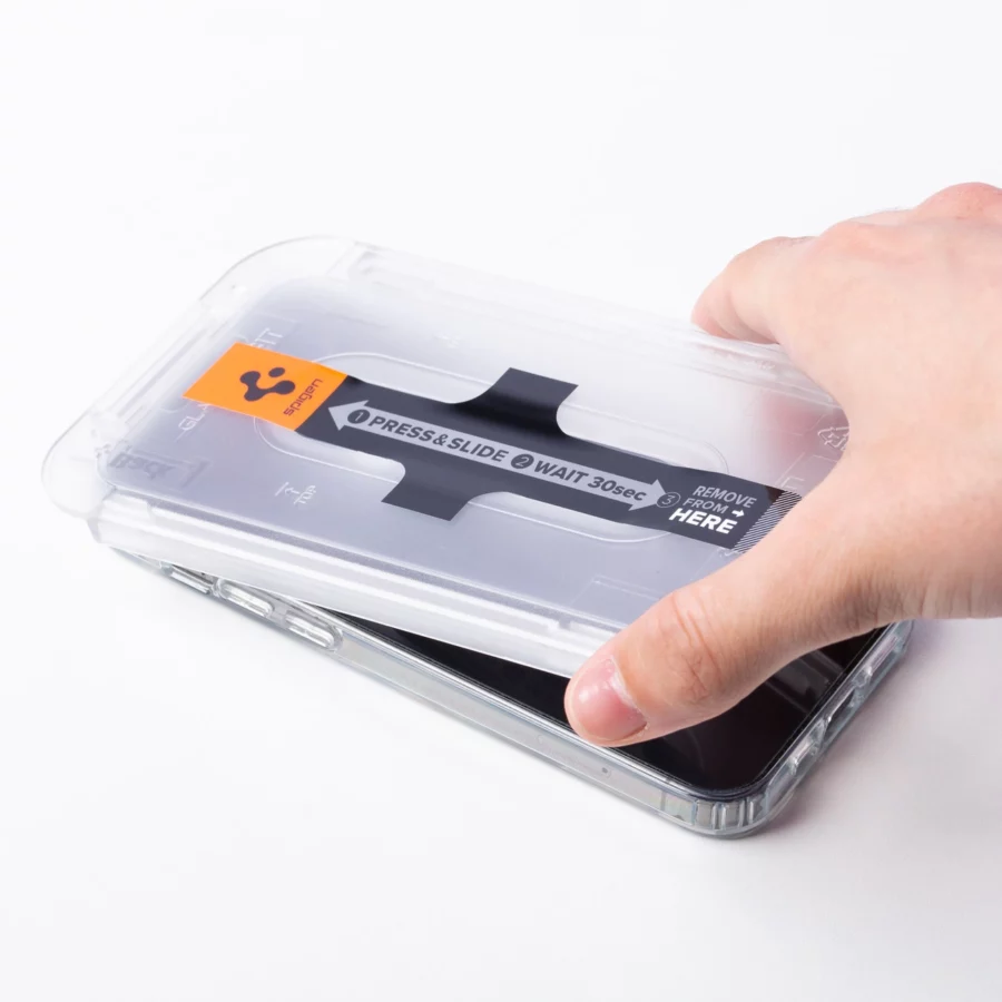 Szkło hartowane Spigen Glas.tR EZ Fit na iPhone 13 / 13 Pro / 14 / 16e / 17e- 2 szt.