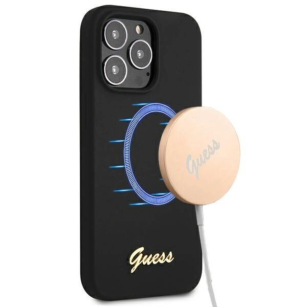 Etui Guess Silicone Script Gold Logo MagSafe na iPhone 13 Pro / iPhone 13 - czarne