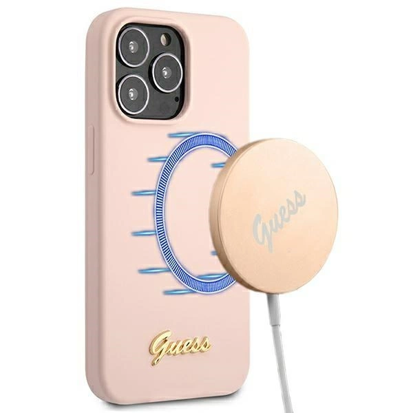 Etui Guess Silicone Script Gold Logo MagSafe na iPhone 13 Pro / iPhone 13 - jasnoróżowe